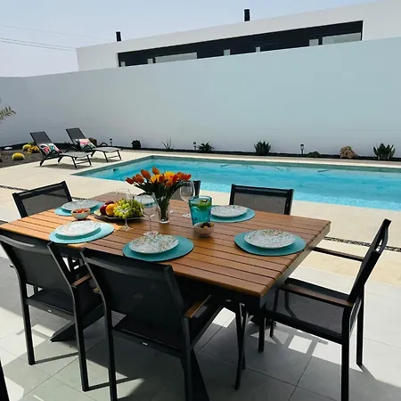 Vila Stylish And Comfortable Anna In Villaverde Lajares