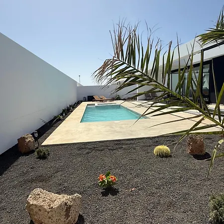 Stylish And Comfortable Anna In Villaverde Вилла