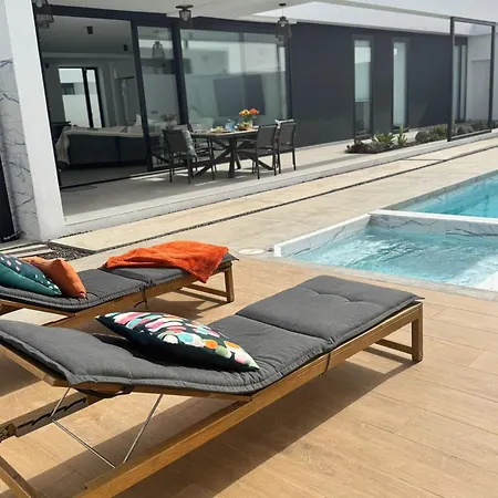 Villa Stylish And Comfortable Anna In Villaverde *